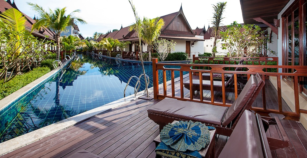 swimming pool spa