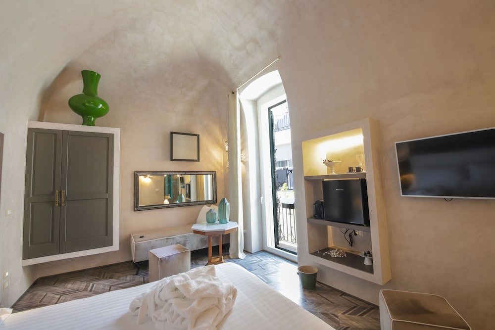 Al Console Luxury Suite 44/55