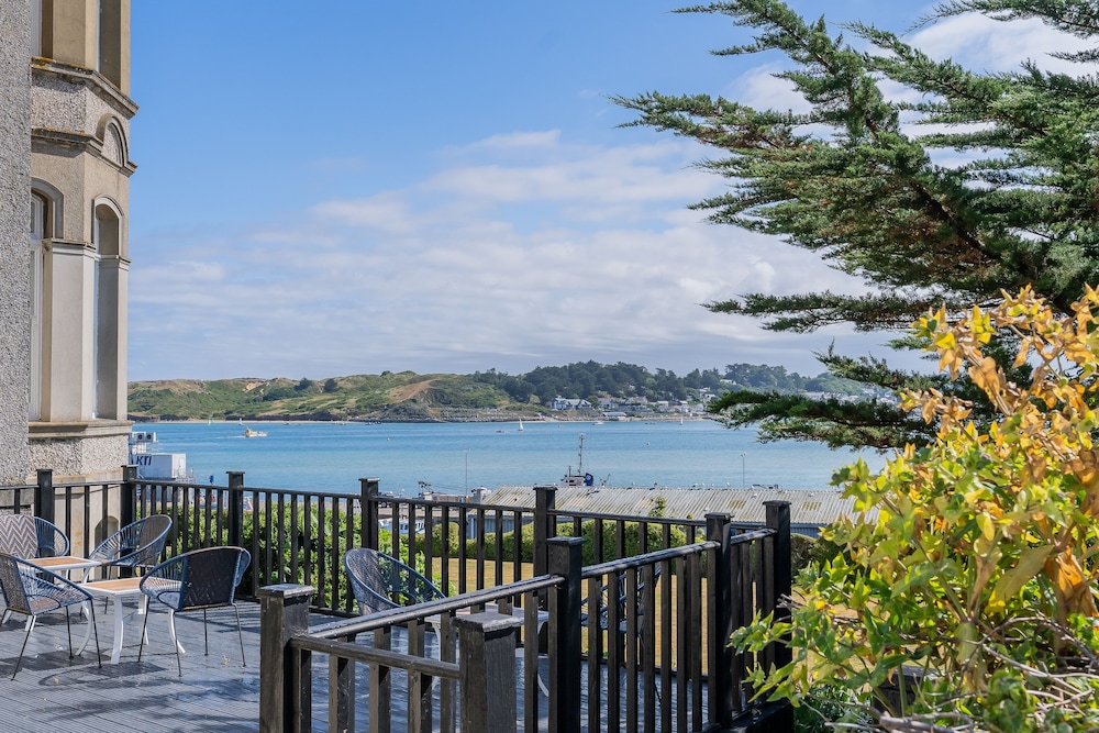 Padstow Harbour Hotel 58/64