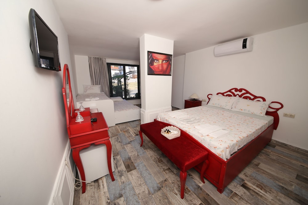 FAMILY, DOUBLE BED, GARDEN AREA