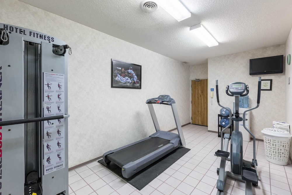 Quality Inn Kearney NE 14/23