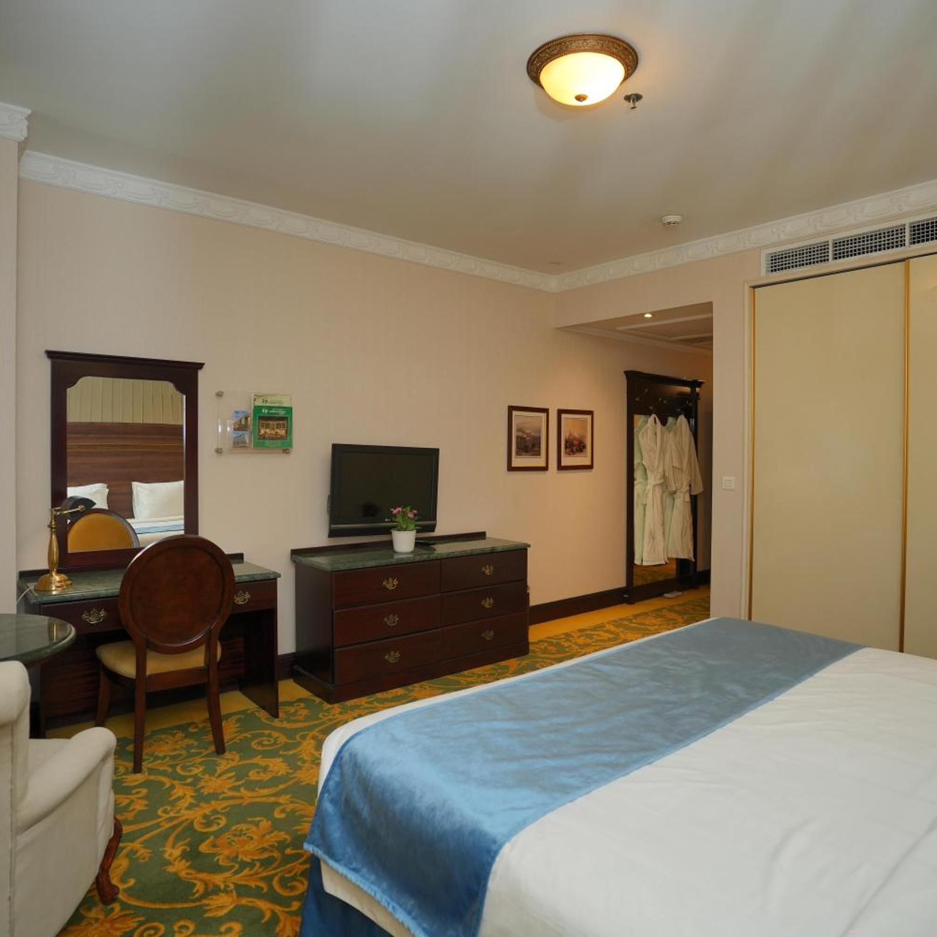 SUPERIOR SUITE