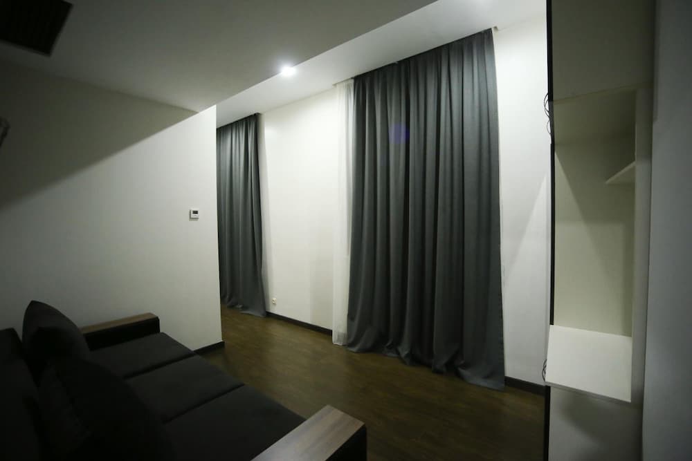 West Tower Hotel Kutaisi 11/25