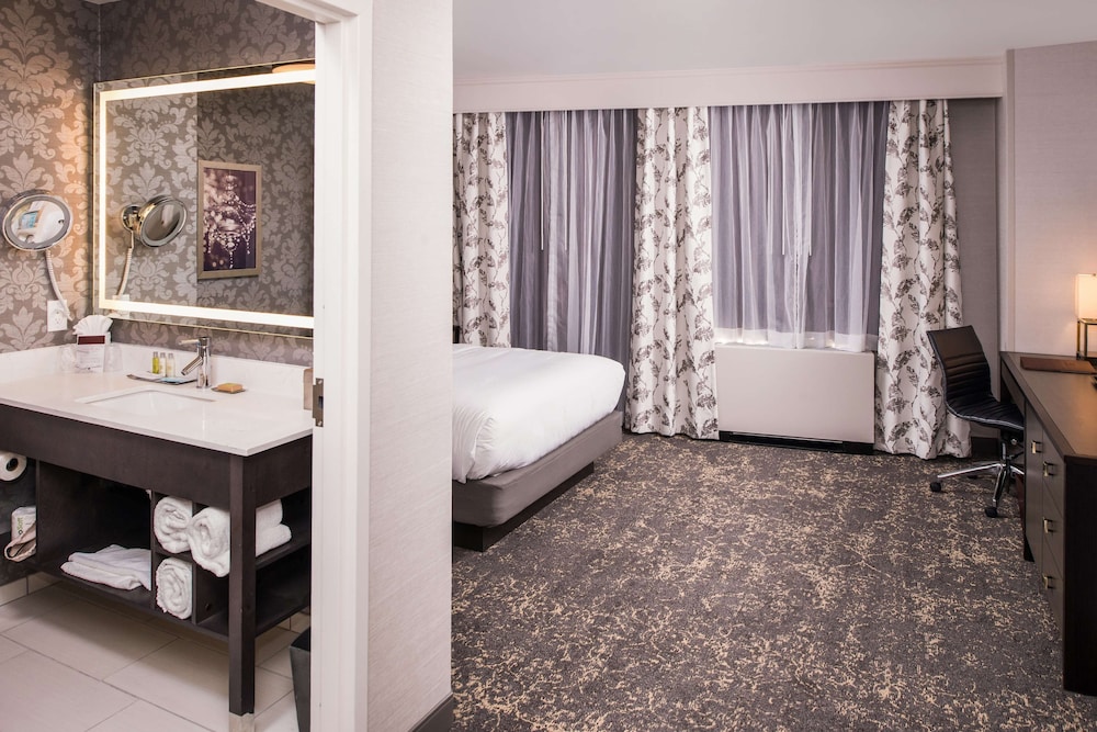 Doubletree By Hilton Utica 23/79
