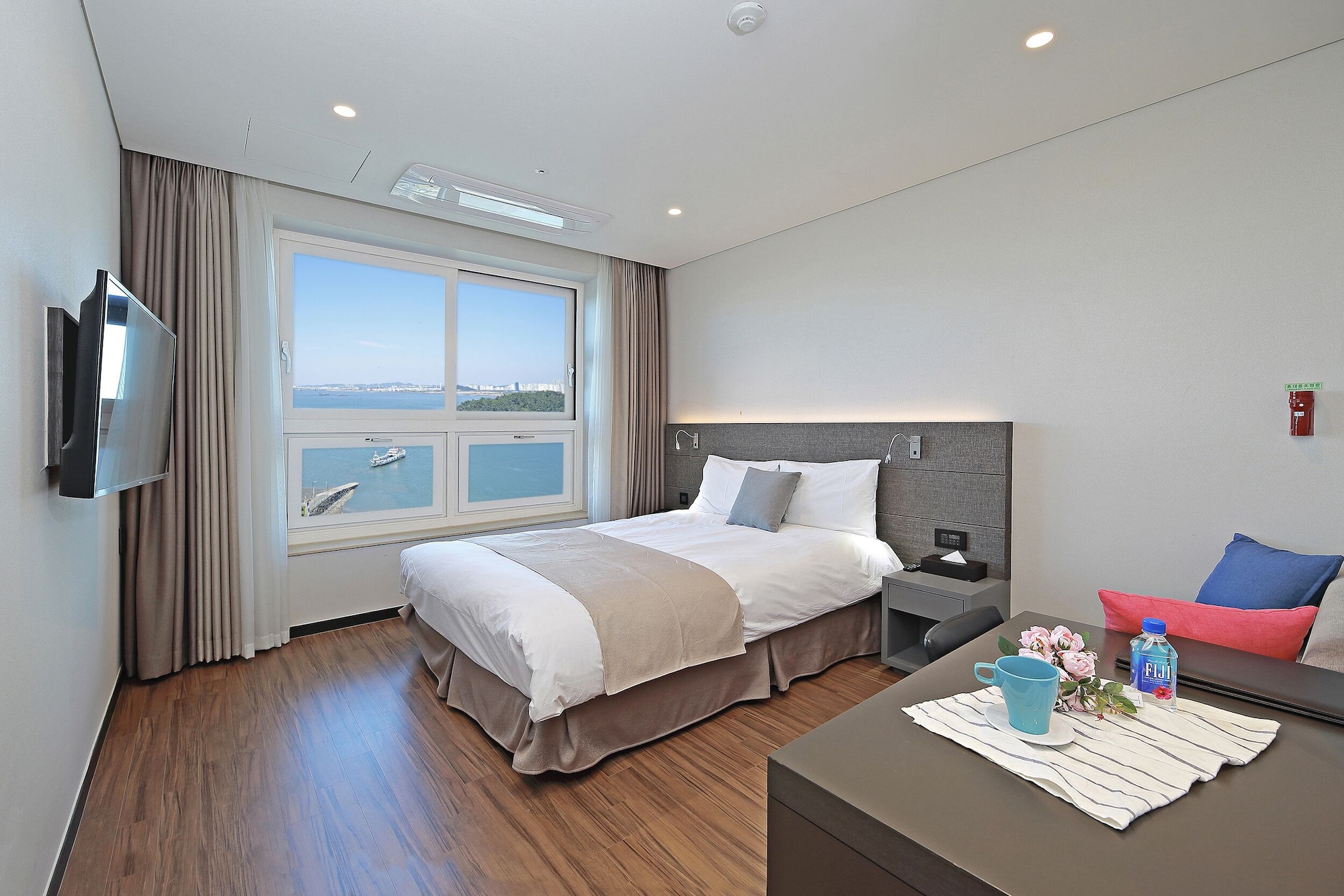غرفة قياسية بسرير مزدوج بإطلالة على المرفأ، Air Sky Hotel Incheon 2/4