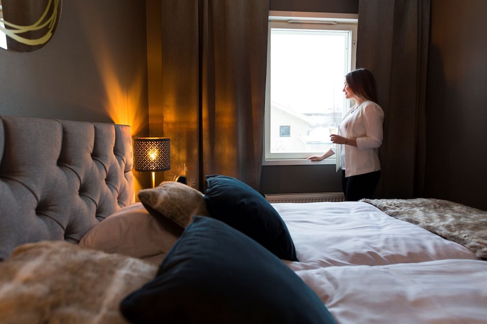 Golden Circle Suites 8/49
