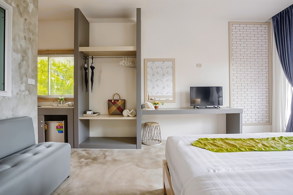 Amantra Lake View 40/72