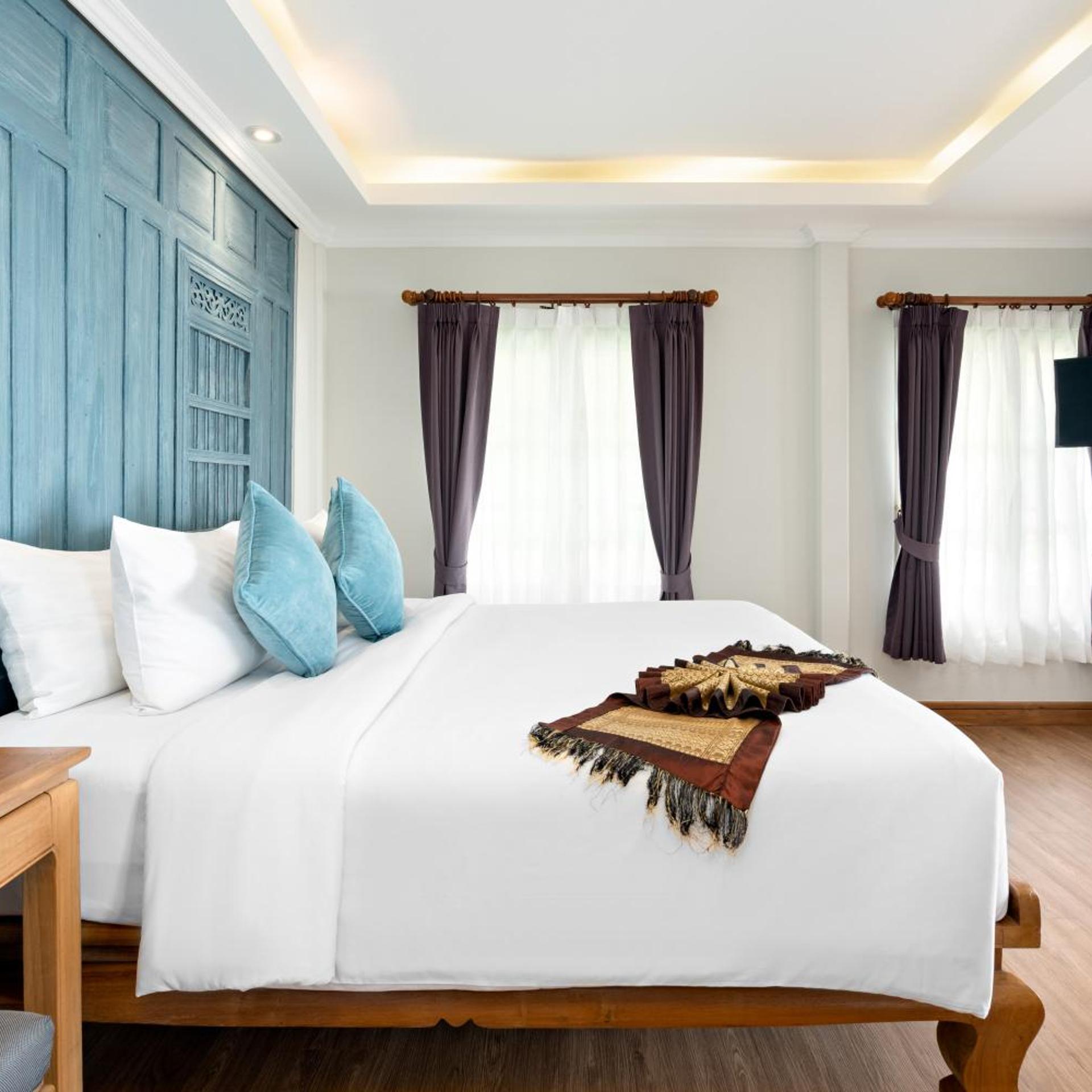 Grand, Deluxe, Bungalow, King Bed