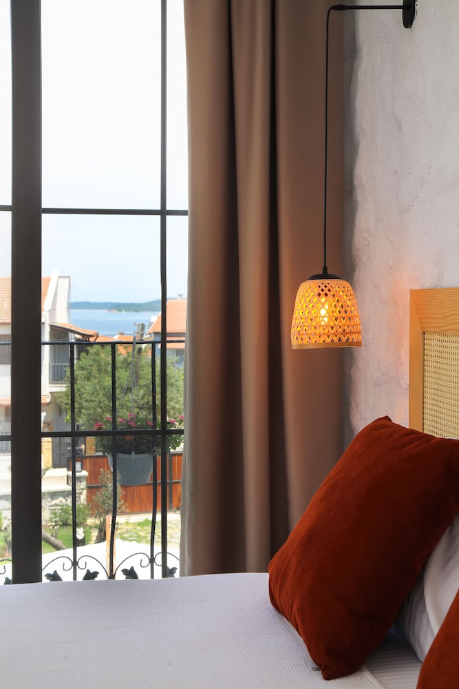 Huzurla Otel 24/50