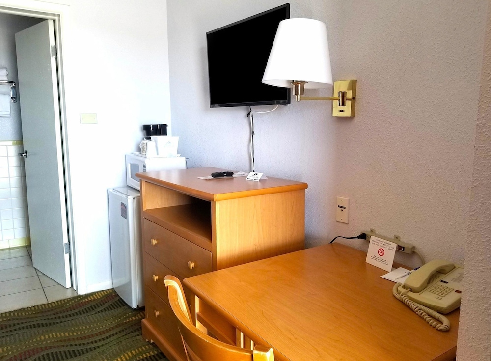 Americas Best Value Inn Belleville 8/34