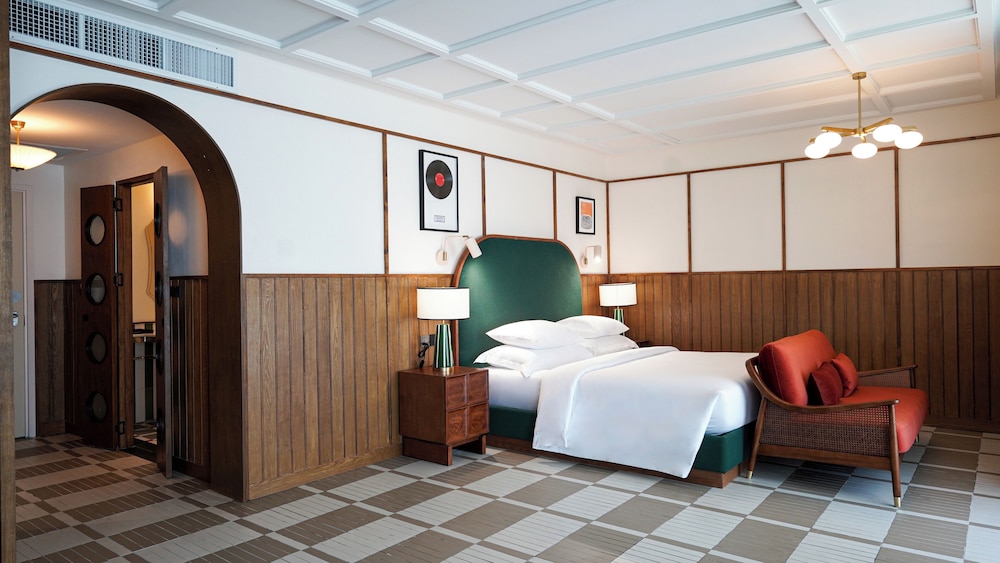 غرفة سيغنتشر رباعية بسرير كينج وسرير بطابقين، Sugar Marina Hotel POP, Kata Beach 5/10