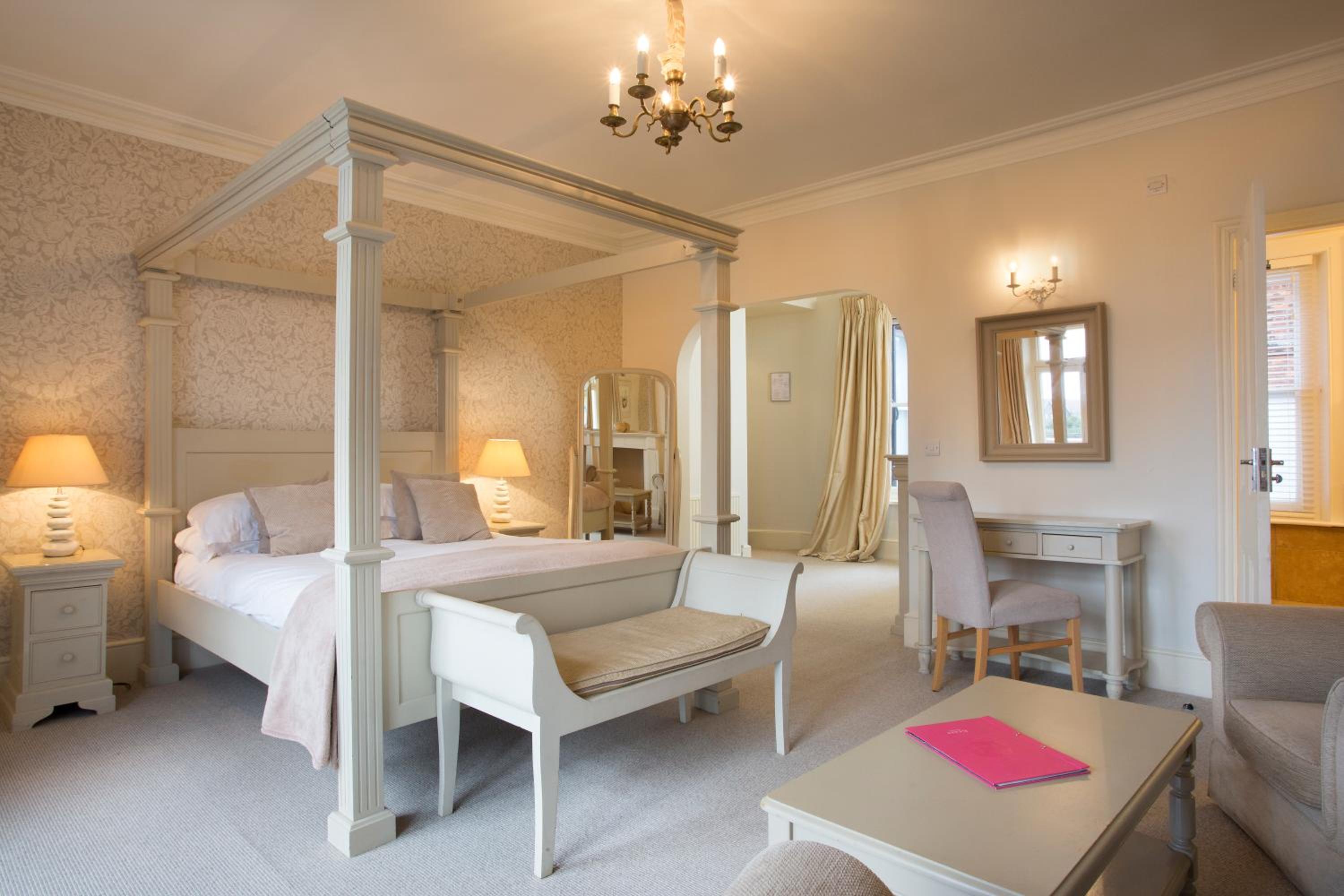Room, Queen Bed