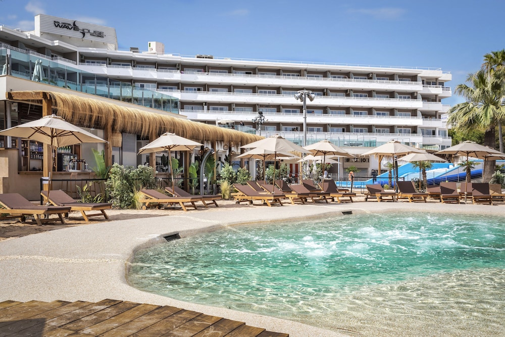 Innside by Melia Wave Calvia 6/76