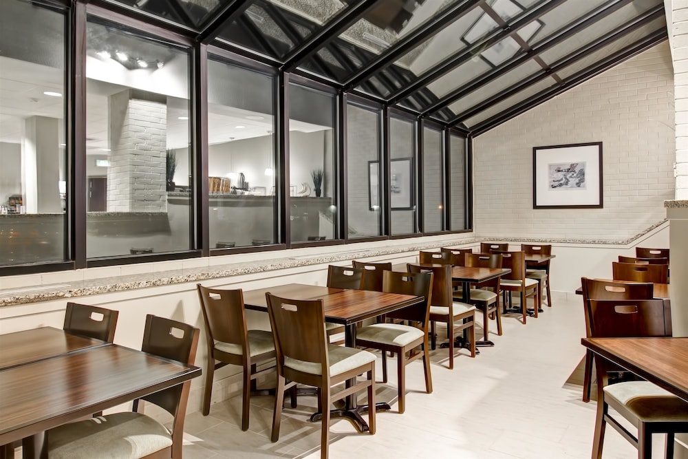Best Western London Airport Inn Suites 42/53