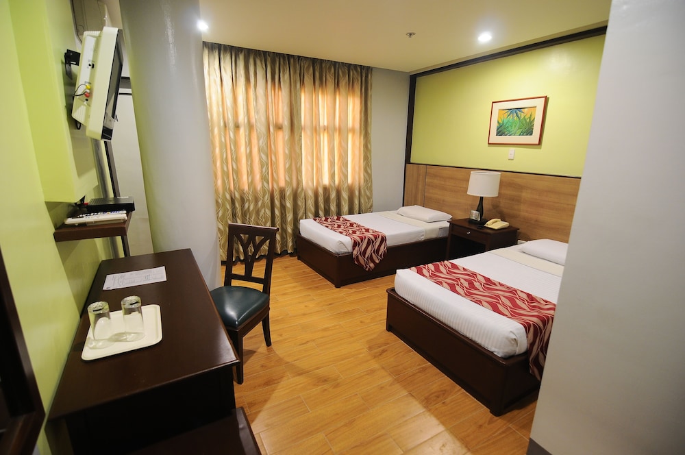 Regency Inn 23/36
