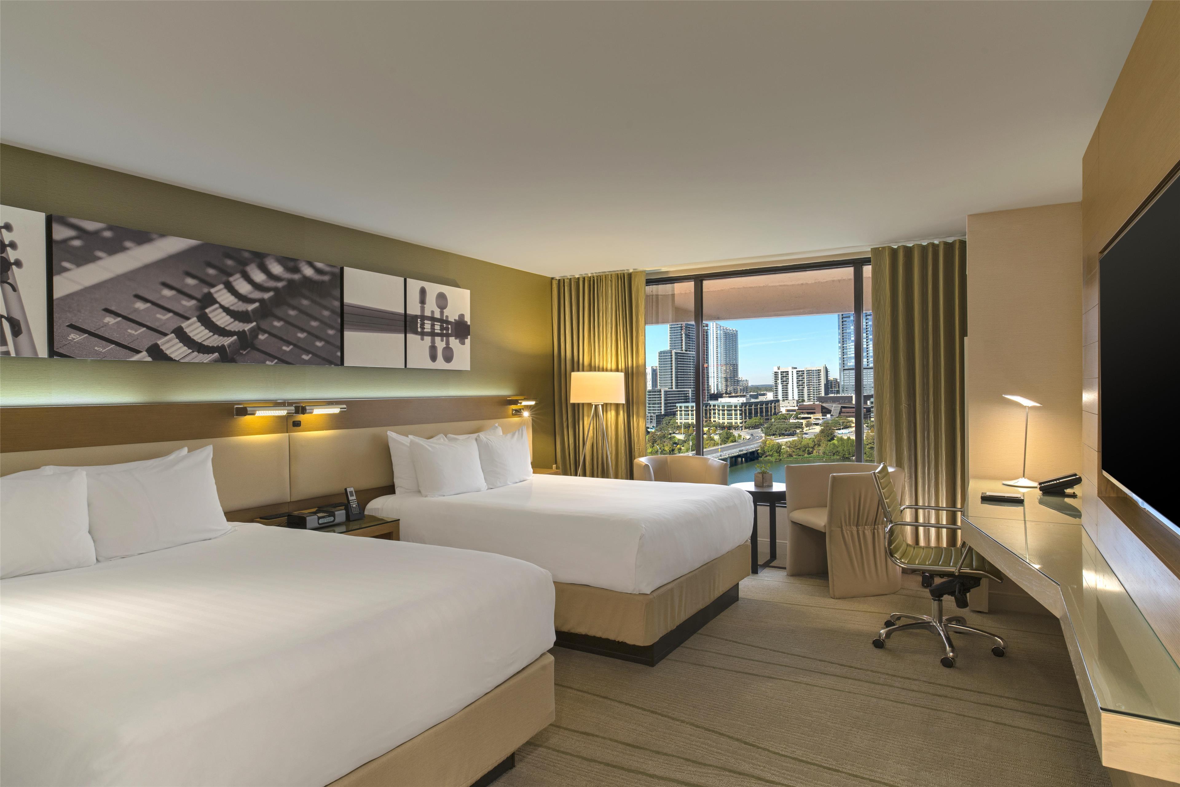 Room, 2 Queen Beds, River View, Corner