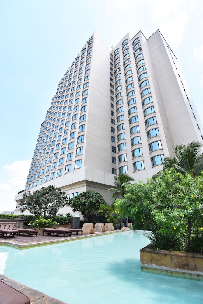 Century Park Hotel 4/48