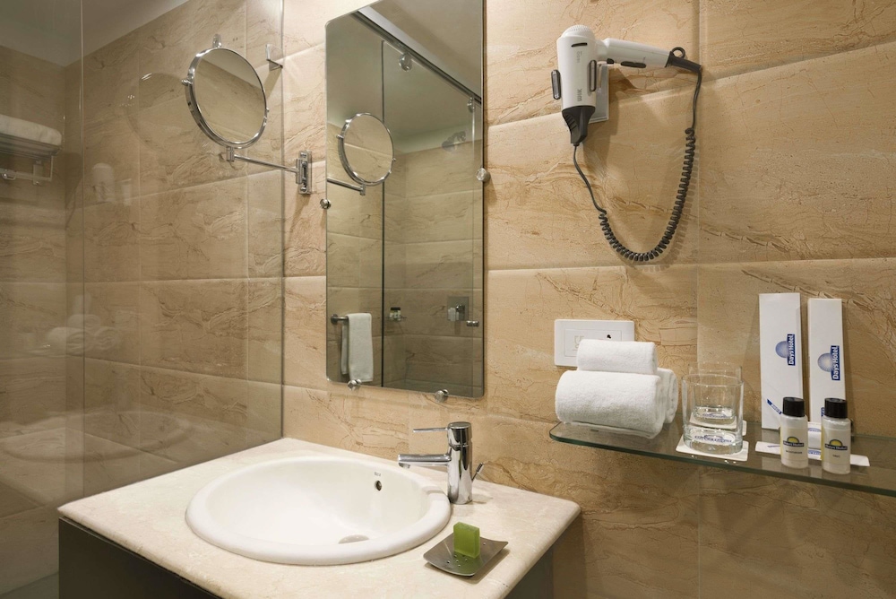 Days Hotel by Wyndham Jalandhar Jyoti Chowk 10/37