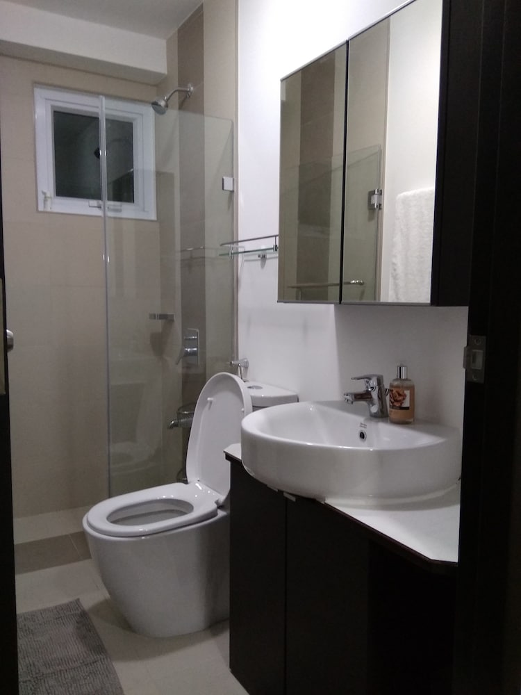جناح استوديو سوبيريور بسرير كوين، Studio Unit At Abreeza Place 2/2