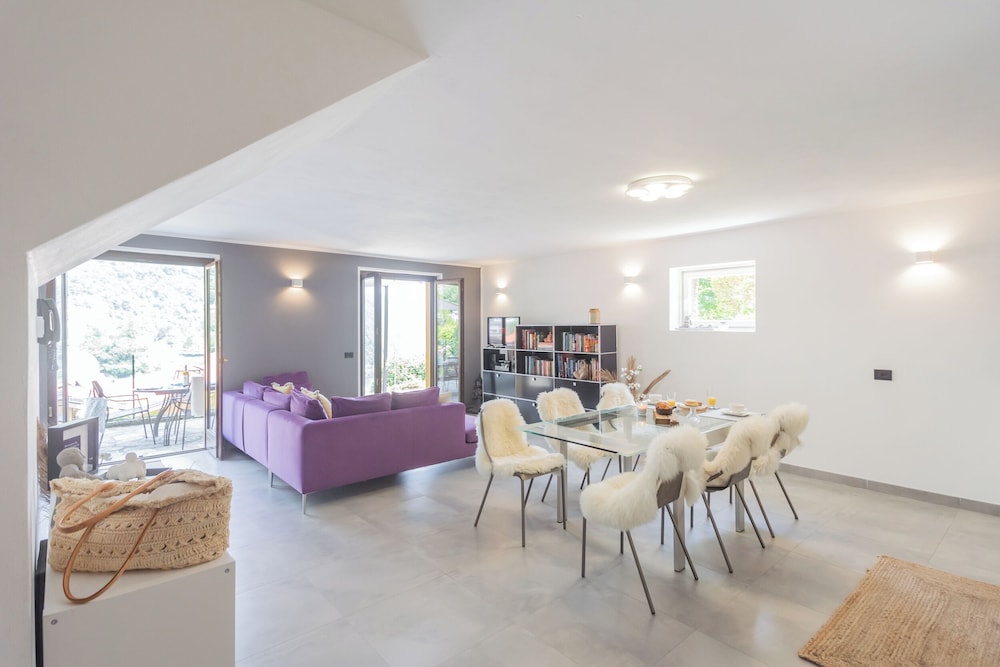 Harmony on the Lake by Rent all Como 25/42