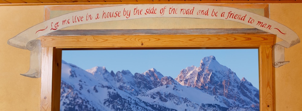 The Alpine House Lodge & Cottages 28/45