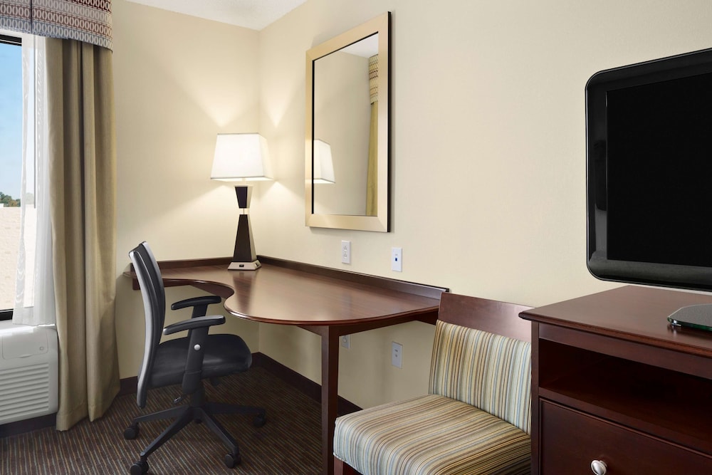 Hampton Inn Suites Birmingham 280 East Eagle Point 46/62