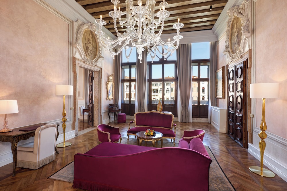 PALAZZO GIOVANELLI - GRAN CANAL 57/75