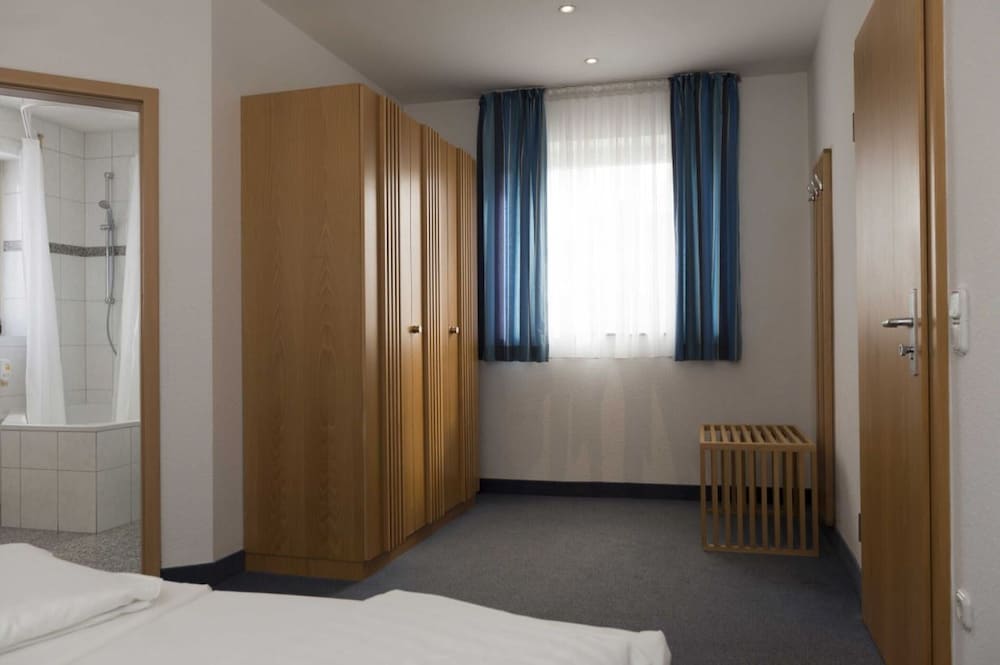 Hotel Gasthof Zum Storch 42/42