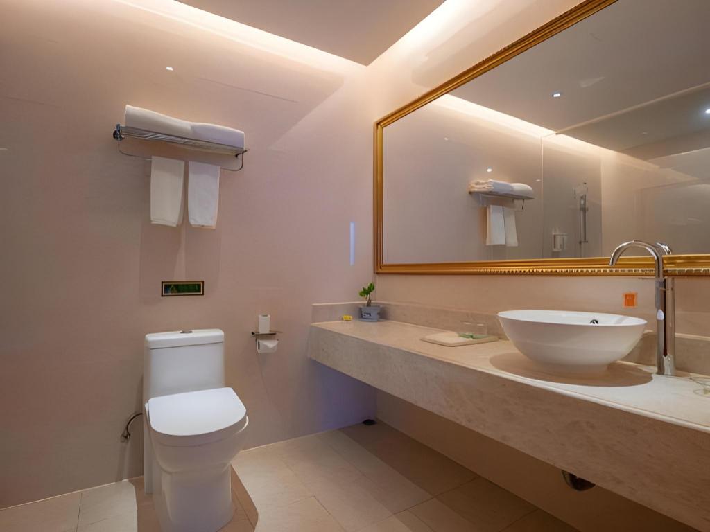 Vienna International Hotel(Hangzhou Xiangshan Central Campus of China Academy of Art) 47/49