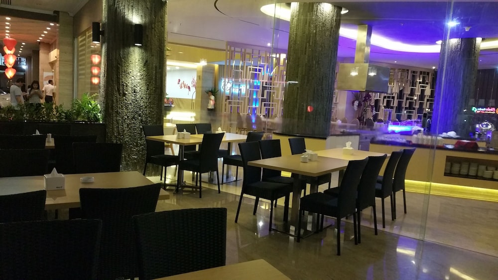 89 Hotel 74/86