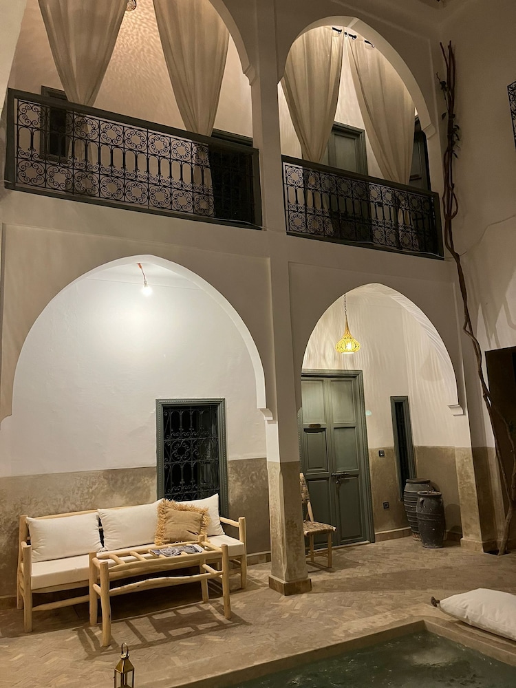 Riad Begonville 6/54