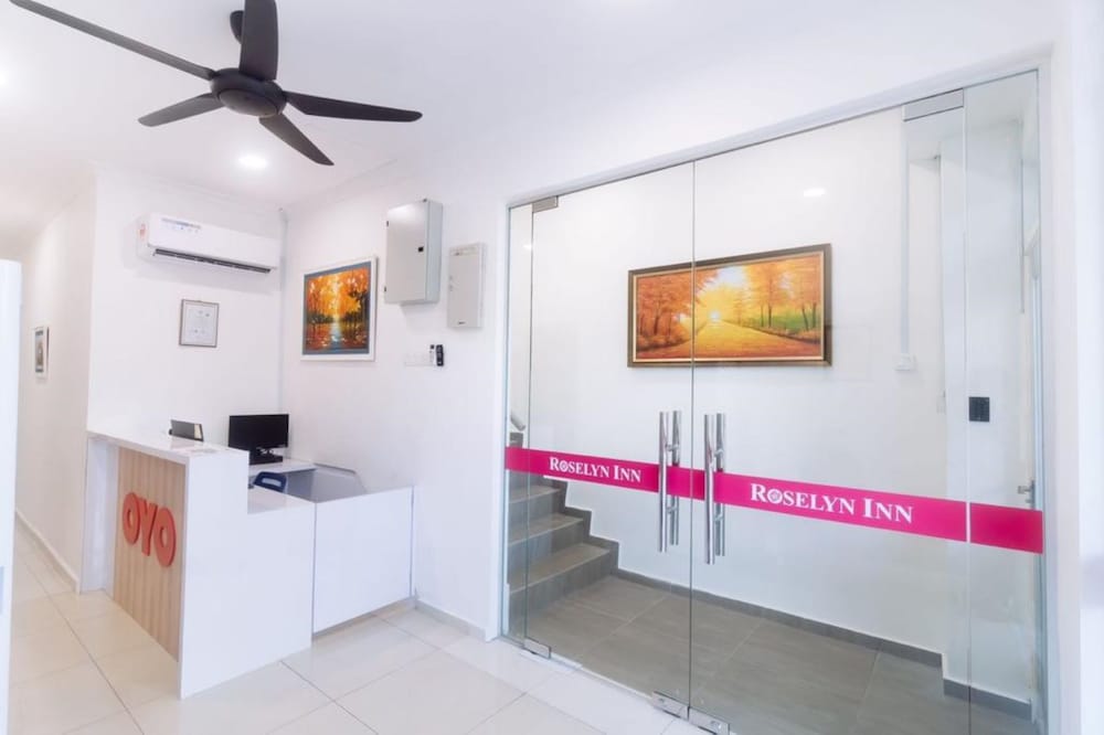 OYO 90090 Roselyn Inn 2 5/27