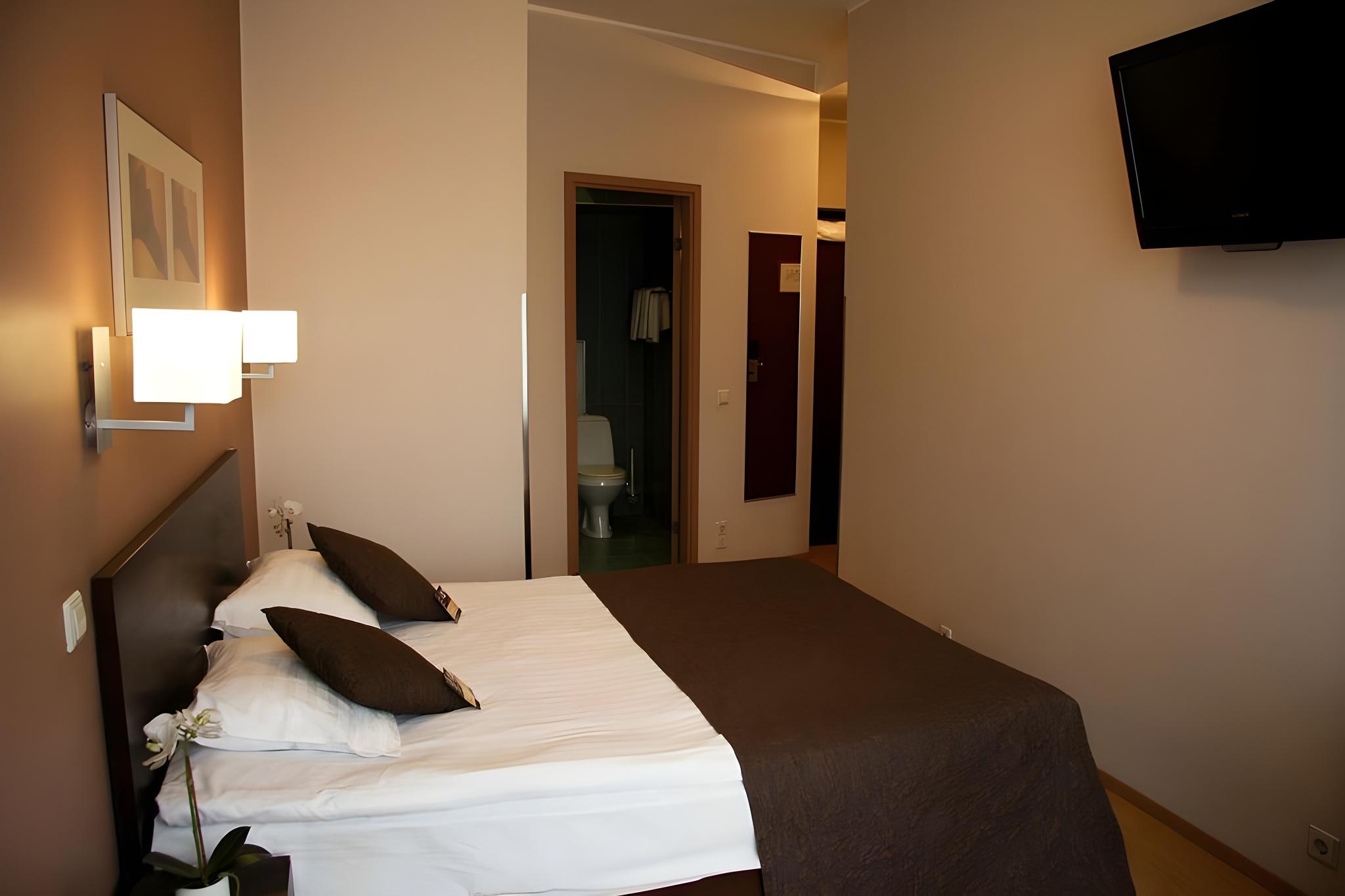 Standard, Twin Beds