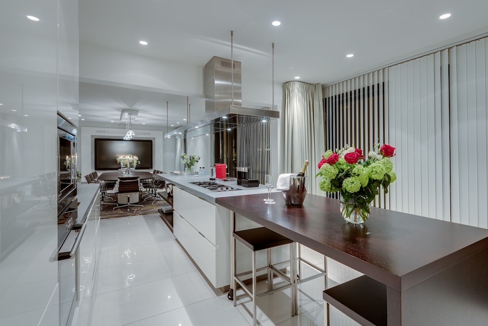 Black Pearl Luxury Apartments 54/67