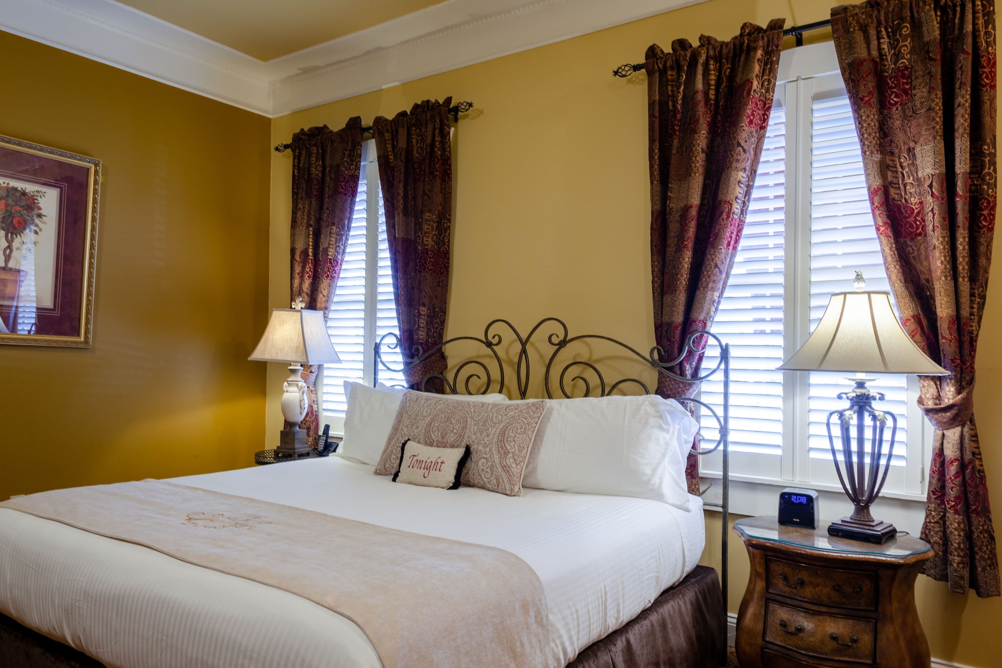 Classic, Queen Bed