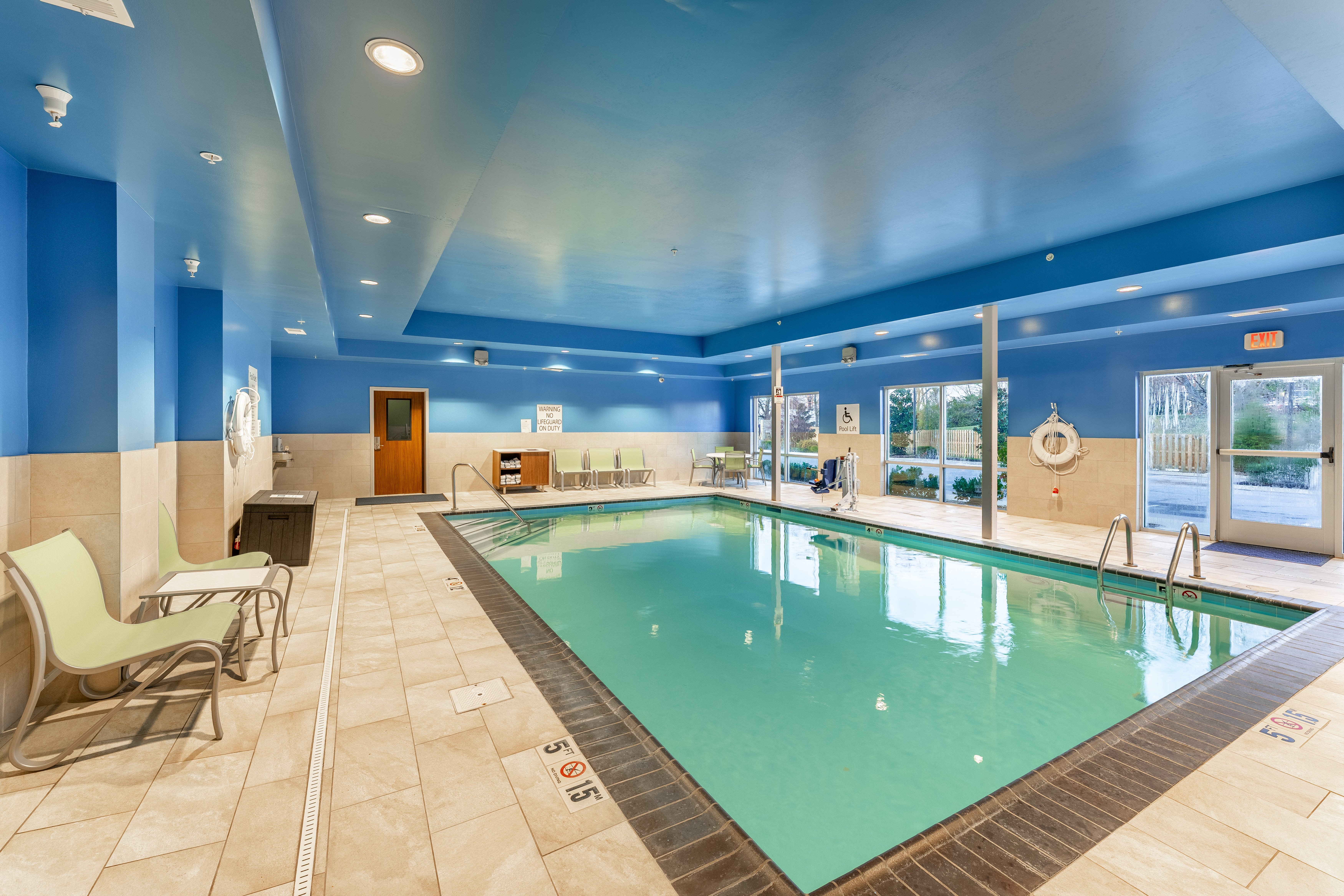 Holiday Inn Express Suites Nashville North Springfield 40/77