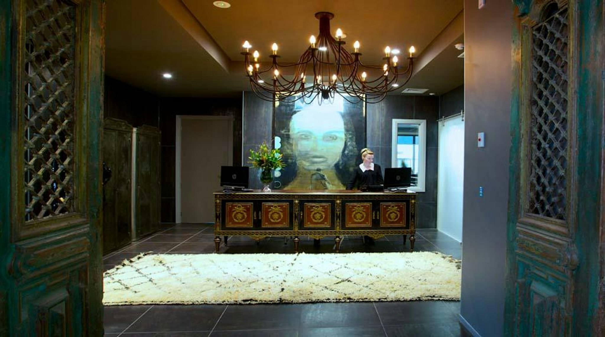 King and Queen Hotel Suites 4/18