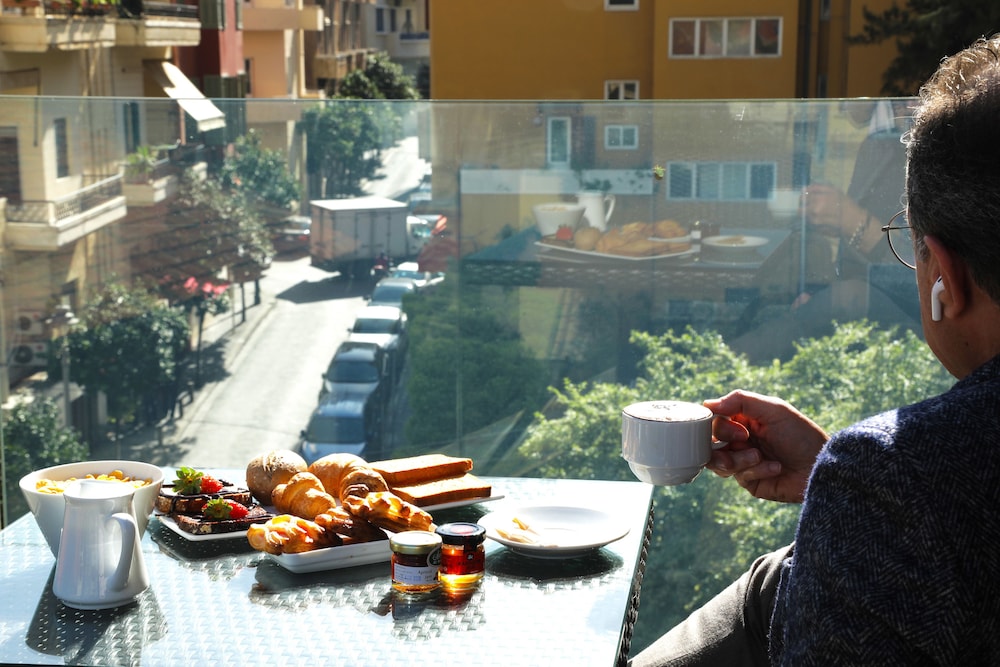 Monot Suites Beirut 40/50