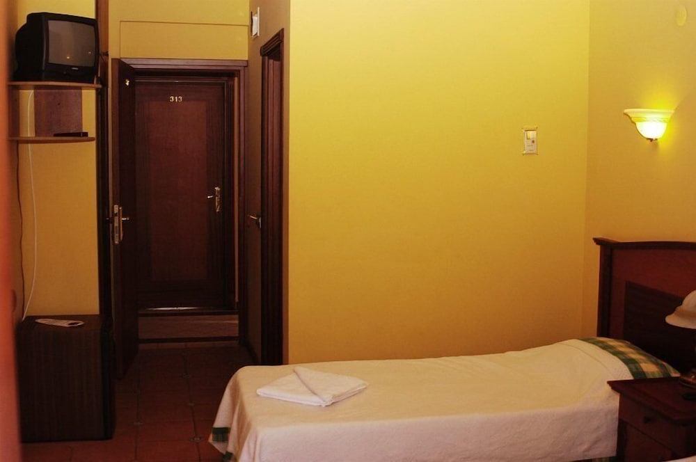 Pink Palace Hotel 33/69