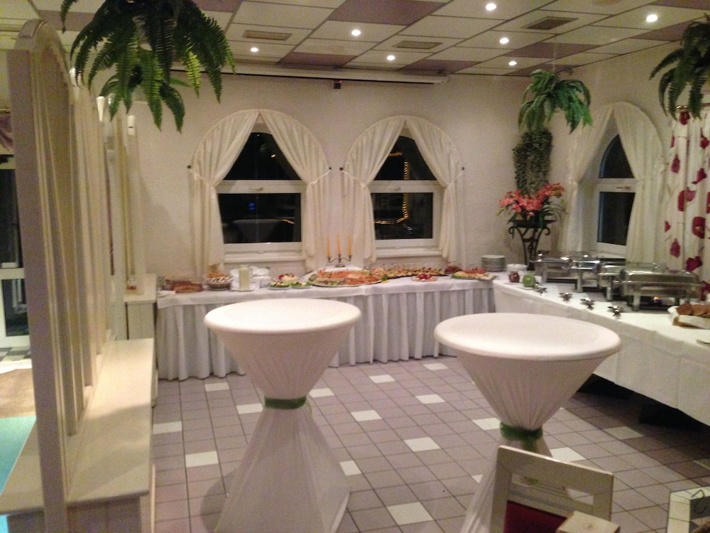 Hotel & Restaurant Park-Cafe Isa 31/50