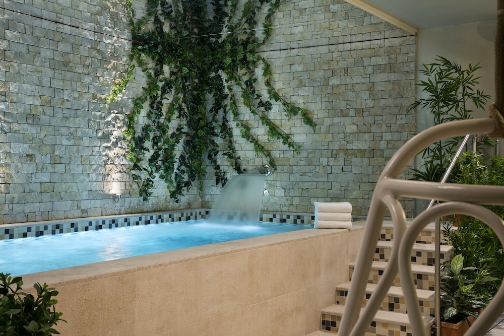 Hotel & Spa Royal Madeleine 3/77