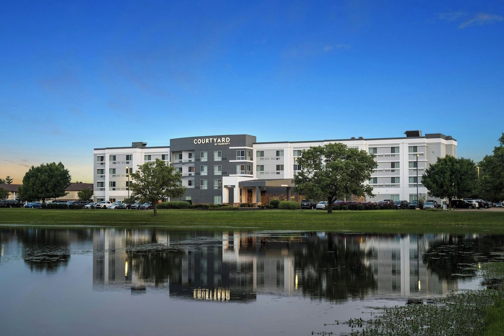 Courtyard by Marriott Evansville East 52/57
