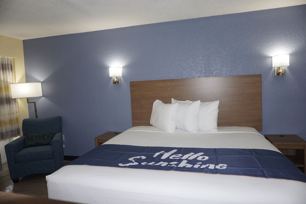 Days Inn By Wyndham Apopka Orlando 19/53