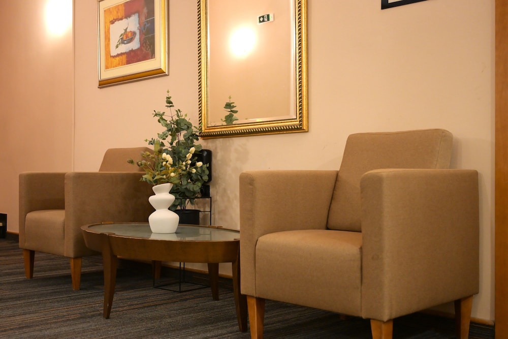 Karpos Hotel 32/50