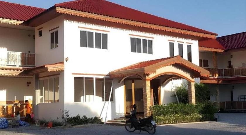 The Aam Resort Bang Sa-Re 26/28