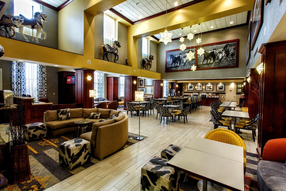 Hampton Inn And Suites Staten Island 30/41
