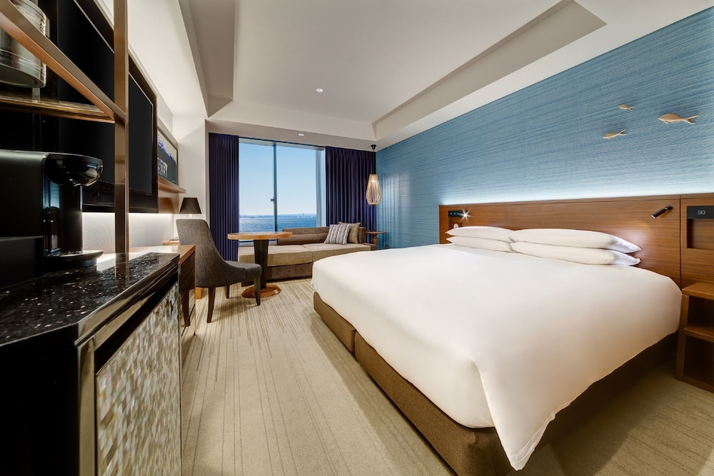 DELUXE, KING BED, OCEAN VIEW