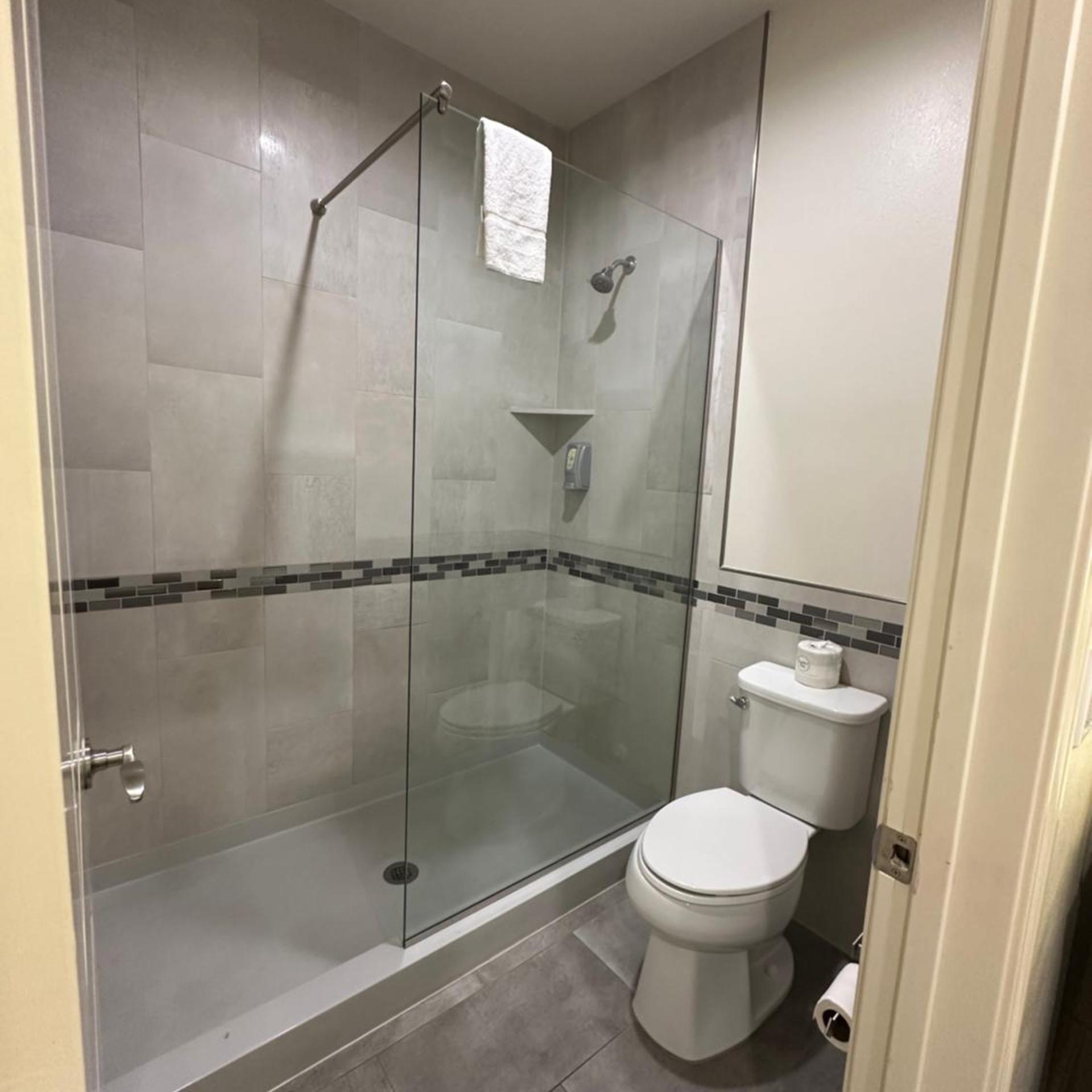 Scottish Inn And Suites 51/53