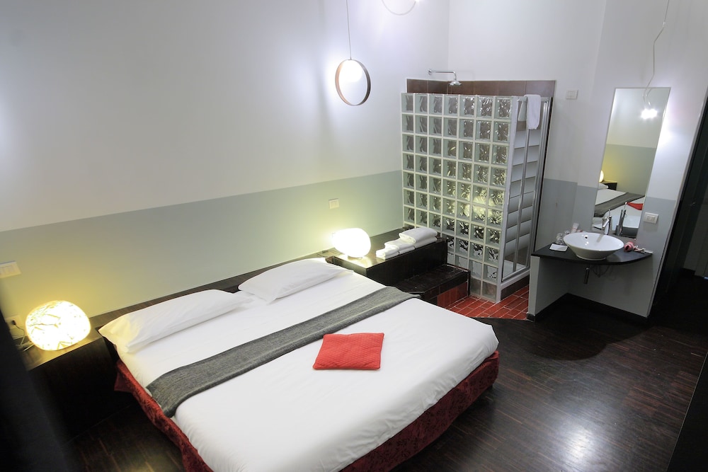 ECCE ROMA SUITES 29/47