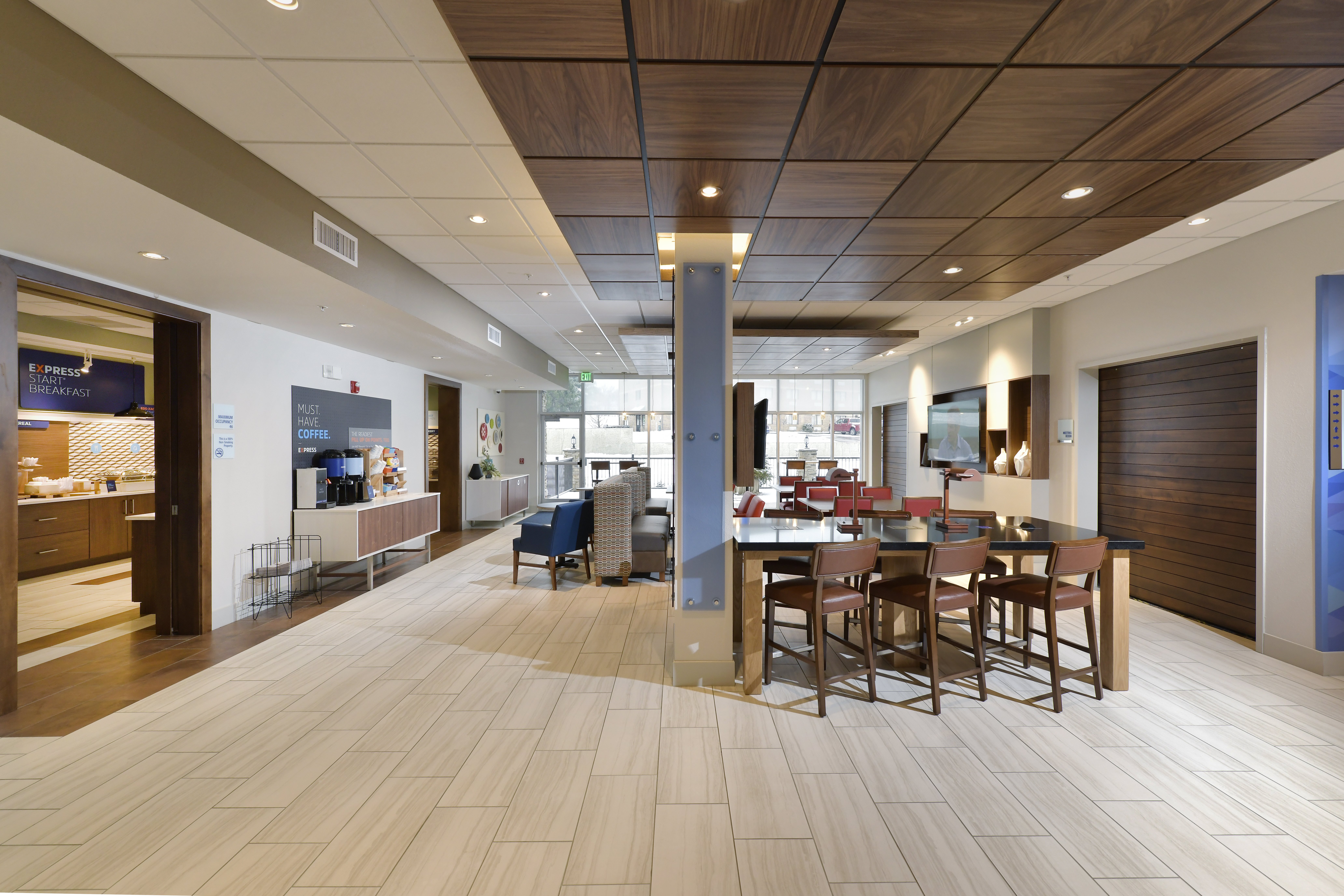 Holiday Inn Express Suites Millersburg 40/52